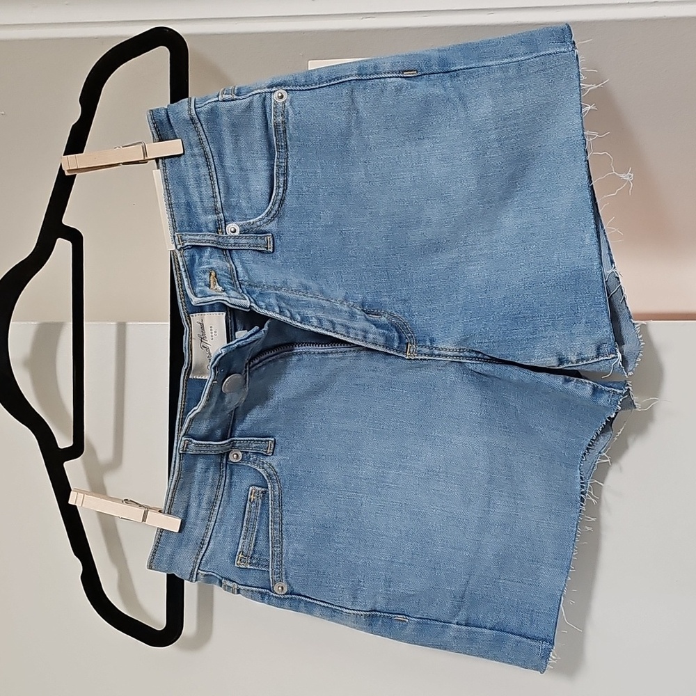 NWT Universal Thread High-Rise Midi Shorts 0/25R
